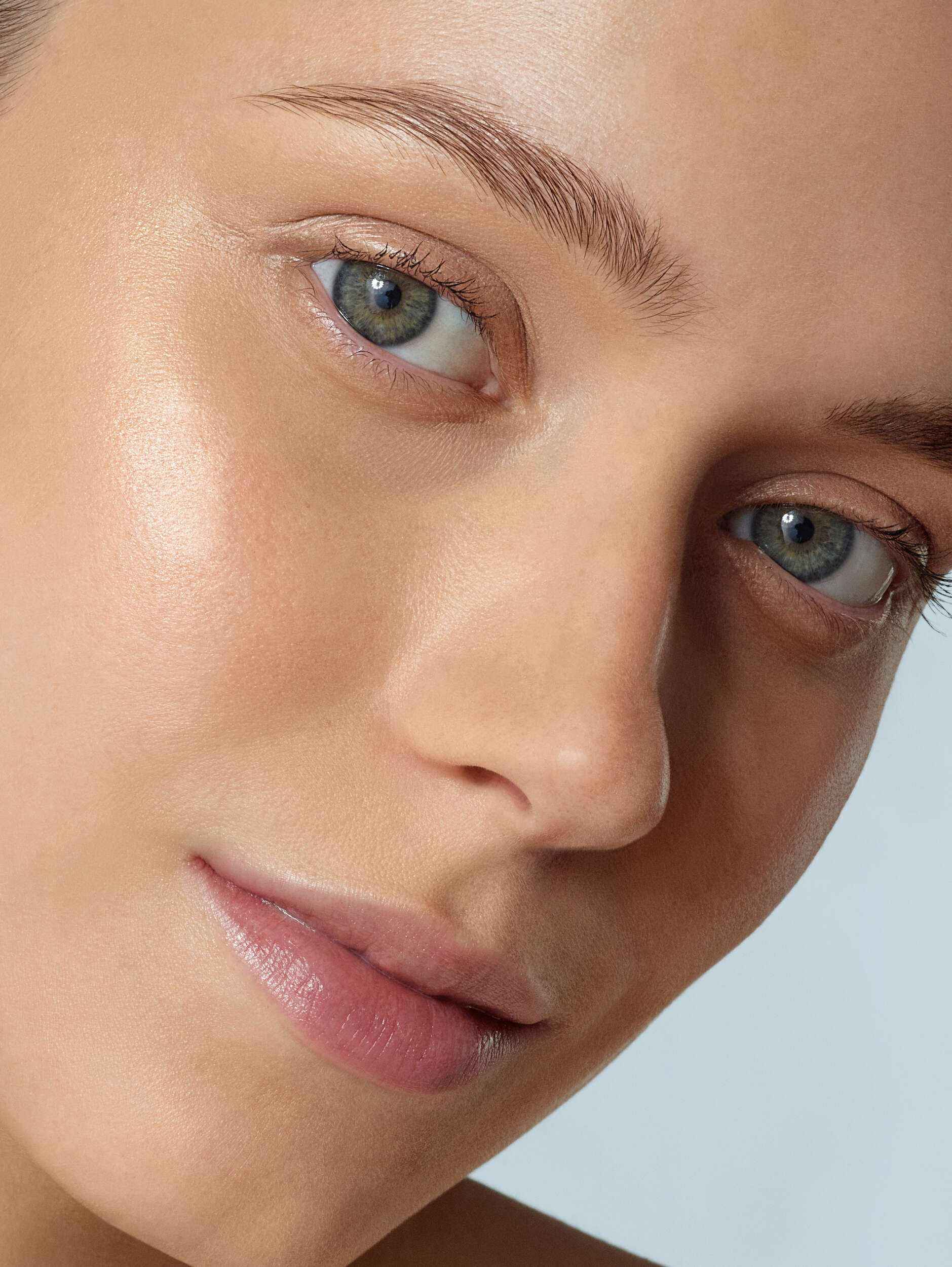 O primeiro gesto de cuidado da pele: como fazer uma limpeza profunda 